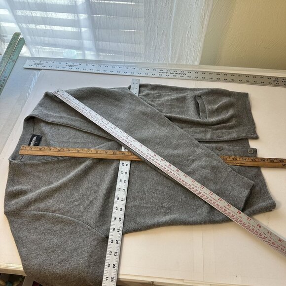 Vintage Jantzen Gray Cardigan Sweater 100% Orlon Acrylic Size Large USA Unisex - Picture 6 of 9